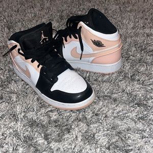 Women’s size 8 high top Jordan 1s